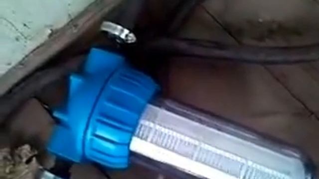 Скважина в погребе. Извлечение песка из скважины смотреть онлайн