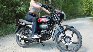 Девушка и мопед SIGMA