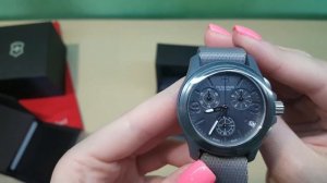 VICTORINOX SWISS ARMY - мужские швейцарские часы.