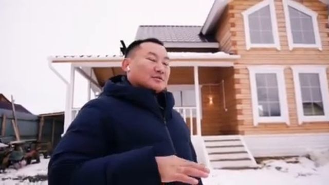 Двухэтажный дом Васильевых. Размер: 6*9м с эркером 2*4м