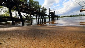 Мостик на реке Волга в районе Видогощинского залива