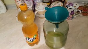 Комбуча - двойная ферментация напитка чайного гриба.