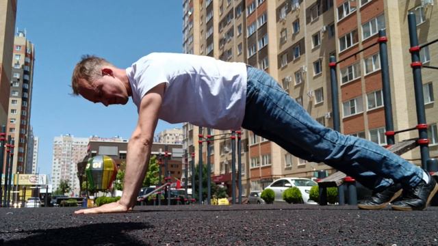 Википедия или обучение у мастера? Где научиться делать планку? Планка 7 минут смотреть онлайн