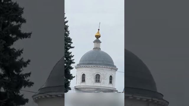 Михаило-Архангельский Собор в городе Бронницы. Главка накренилась.