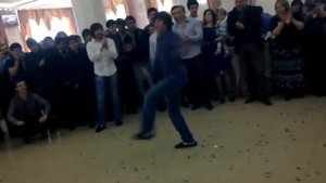 Даги танцуют лезгинку! Жи есть по кайфу! От души! Несравненная огненная четкая от ансамбля Ватан!