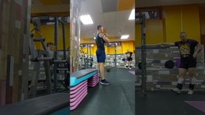 Приседания с гантелей 26кг