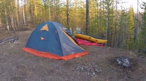 Одиночный сплав на пакрафте по таежной реке Эсс. Падение в воду. ХМАО май 2020.