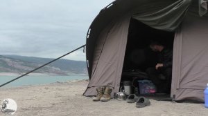 В поисках Трофея, Чиркейское водохранилище. Один на острове.