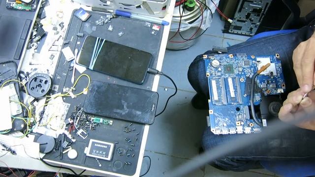 Замена термопасты ноутбука ACER смотреть онлайн