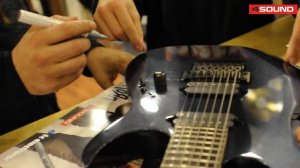 4Sound Reports - Munky signing Ibanez K7 guitar