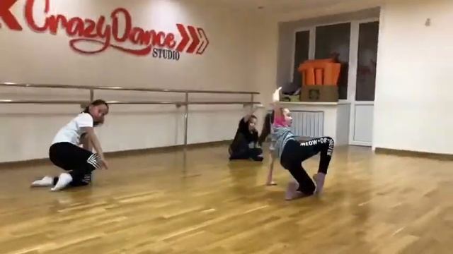 Мой первый опыт в Crazy dance смотреть онлайн
