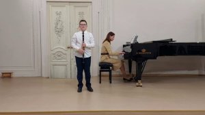 М. Мангани "Прелюдия", Ф.А.Хофмайстер " Концерт F-dur для кларнета с оркестром, I часть