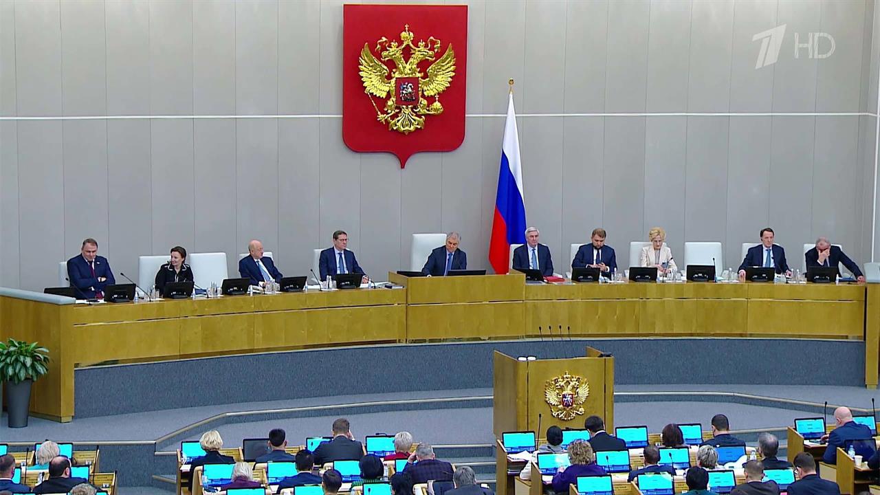 Госдума в первом чтении приняла законопроект об ужесточении наказания за фейки о российской армии