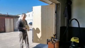 Обшивка дверей гаража вагонкой