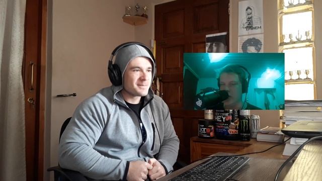 Bodybuilder Reacts - I'm An Alien - Indicator смотреть онлайн