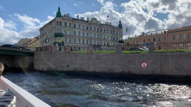 По рекам и каналам Питера. Под мостами. смотреть онлайн