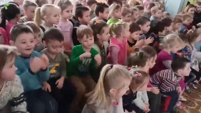 Очень весело с друзьями.Семен смотреть онлайн