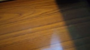 Открывание дверей лифта с помощью резьбового ключа