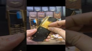 Телефон Vertu Signature SD Iguana (кожа игуаны)