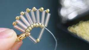 Браслет из бисера веерочки