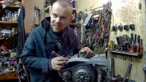 ПЛЕШИВАЯ ВТУЛКА  и "неСсальный" САЛЬНИК ВАЛА КИКа старого ИЖа !