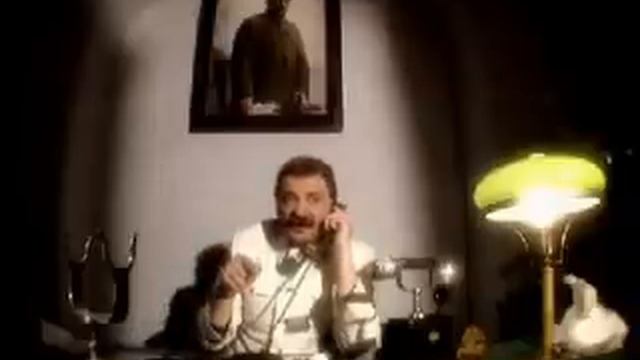 Городок - Реклама Сникерса от товарища Сталина смотреть онлайн