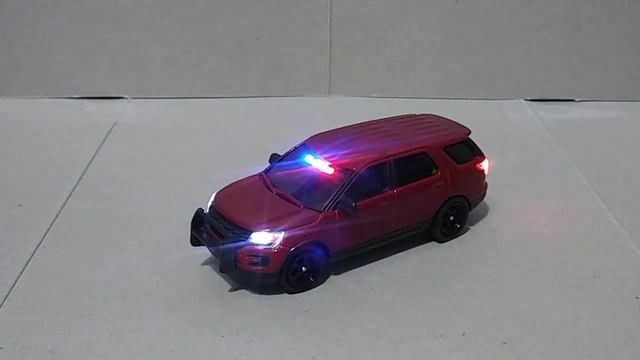Greenlight 1/64 unmarked Ford Police interceptor with working LED lights!! смотреть онлайн