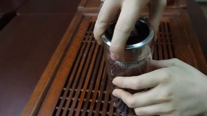 Завариваем чай в стакане-термосе