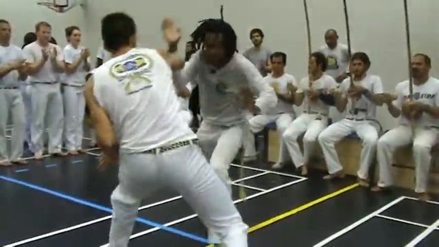 Passo A Frente 2013 - M.Chicote - Cm.Sababa - Cm.Cotonete - Capoeira CDO Paris