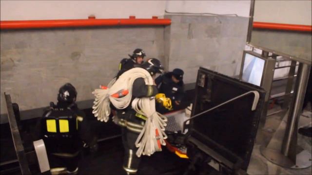 Пожарно-тактические учения на станции метро «Алма-Атинская» смотреть онлайн