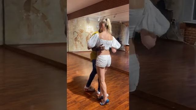 Кизомба (Kizomba) видео - Резюме с урока. Джонас и Мармур смотреть онлайн