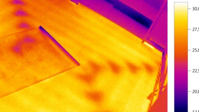 Теплый пол в деревянном доме (теплораспределительная пластина) - съемка тепловизором смотреть онлайн