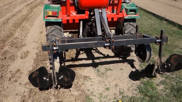 Как нарезать много грядок по быстрому! смотреть онлайн