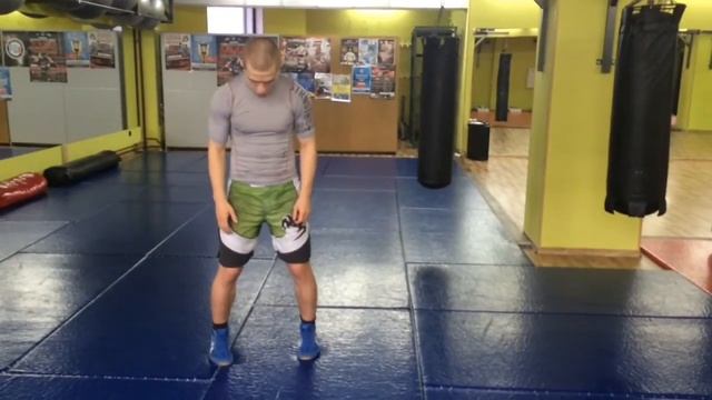 Стойка в ММА. Фронтальная и боевая стойка. смотреть онлайн