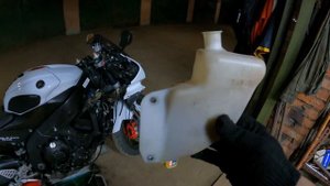ЗАМЕНА АНТИФРИЗА НА YAMAHA R6 2008 (4K UHD)