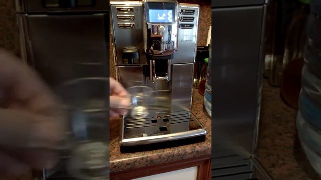 Демонстрация на кафеавтомат Philips Saeco Incanto смотреть онлайн