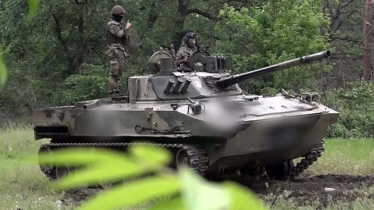 Маневренная БМД-4 помогает десантникам не допускать прорывов ВСУ под Кременной