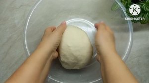 Не знаю как вы, а я всегда замешиваю тесто для пельменей и вареников без яиц.