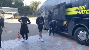 Олимпик прибыл на стадион «Динамо» им. В. В. Лобановского.