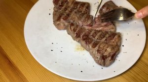 Как приготовить "ЧакРолл" стейк из мраморной говядины Black Angus на гриле