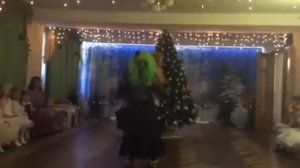 Зажигательный танец Кикиморы и Лешего на Новый год