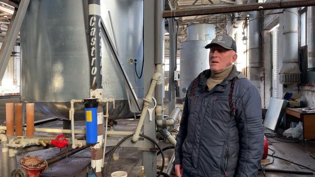 На заводе по производству КАС, я был удивлен... смотреть онлайн