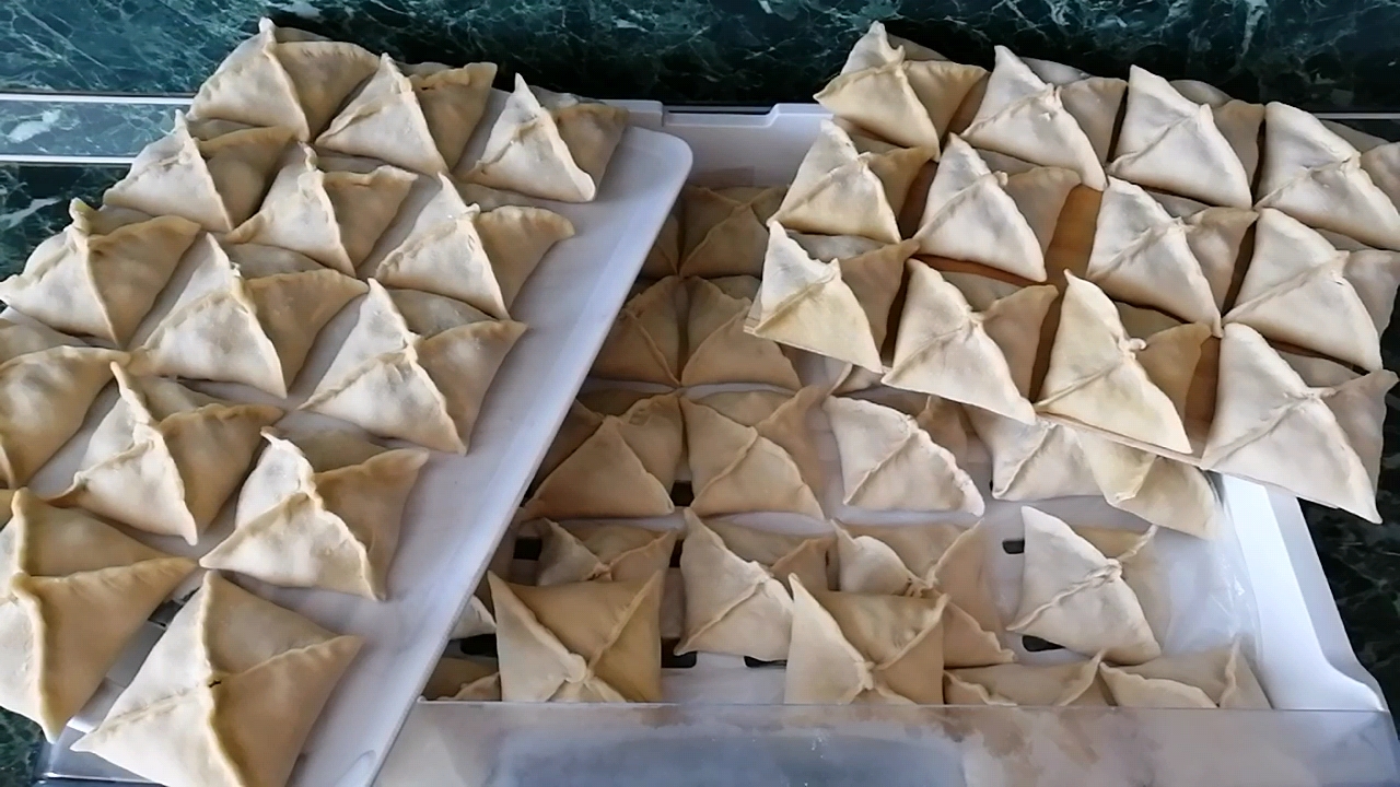 Сочные манты из говядины..