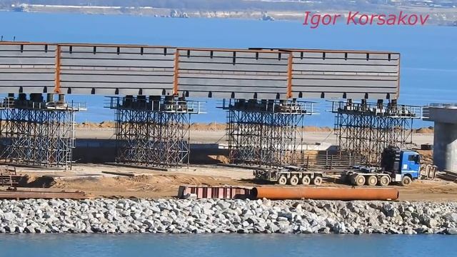 Крымский(февраль 2018)мост! Работы со стороны Крыма на опорах,пролётах и арках! смотреть онлайн