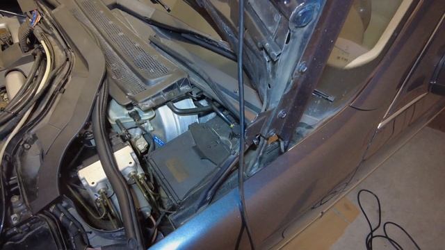 Mercedes-Benz W140 - Регулярно проверяйте дренажные отверстия смотреть онлайн