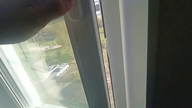 Осмотр ПВХ окна в необычном доме Новые окна промерзают Установщики не смогли исправить свои косяки смотреть онлайн