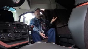 Испытываем сверхмощный Volvo FH16 (700 л.с., 3150 Нм) с самой большой кабиной