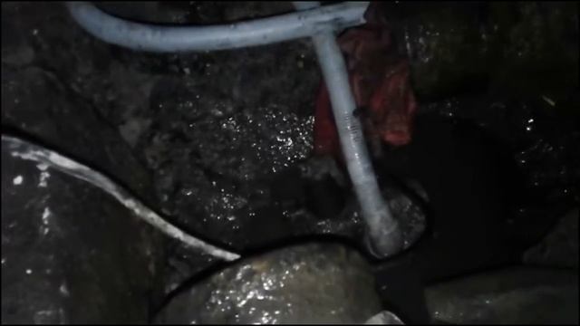 Канализация бежала под полом 7 лет.Ремонт канализации.sewer repairs. смотреть онлайн