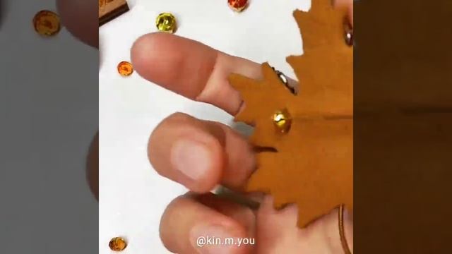 Брошь Кленовый лист