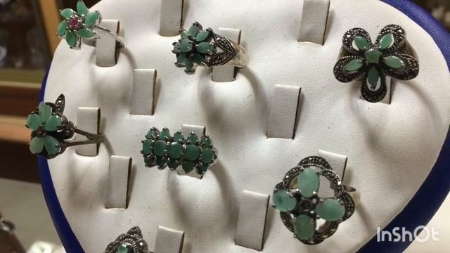 Купить украшения с изумрудом. Ювелирные украшения с изумрудом в серебре.  Украшения с  хризопразом